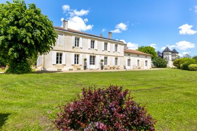 Sale Castle Bordeaux 14 Rooms 800 m²