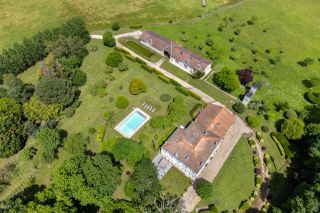 castle 14 Rooms for sale on BORDEAUX (33000)