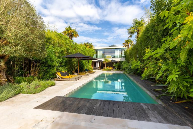 house 8 Rooms for sale on BORDEAUX (33000)