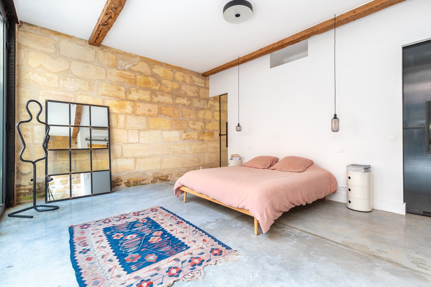 apartment 8 Rooms for sale on BORDEAUX (33000)