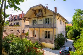house 9 Rooms for sale on ARCACHON (33120)