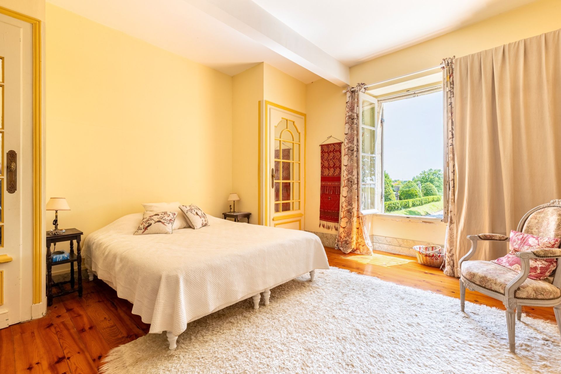 property 10 Rooms for sale on BORDEAUX (33000)