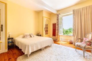 property 10 Rooms for sale on BORDEAUX (33000)