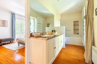 property 10 Rooms for sale on BORDEAUX (33000)