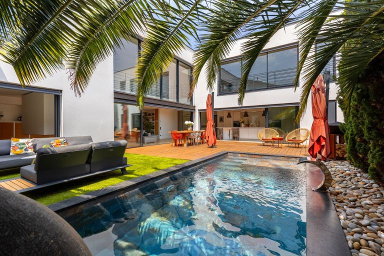 house 6 Rooms for sale on BORDEAUX (33000)