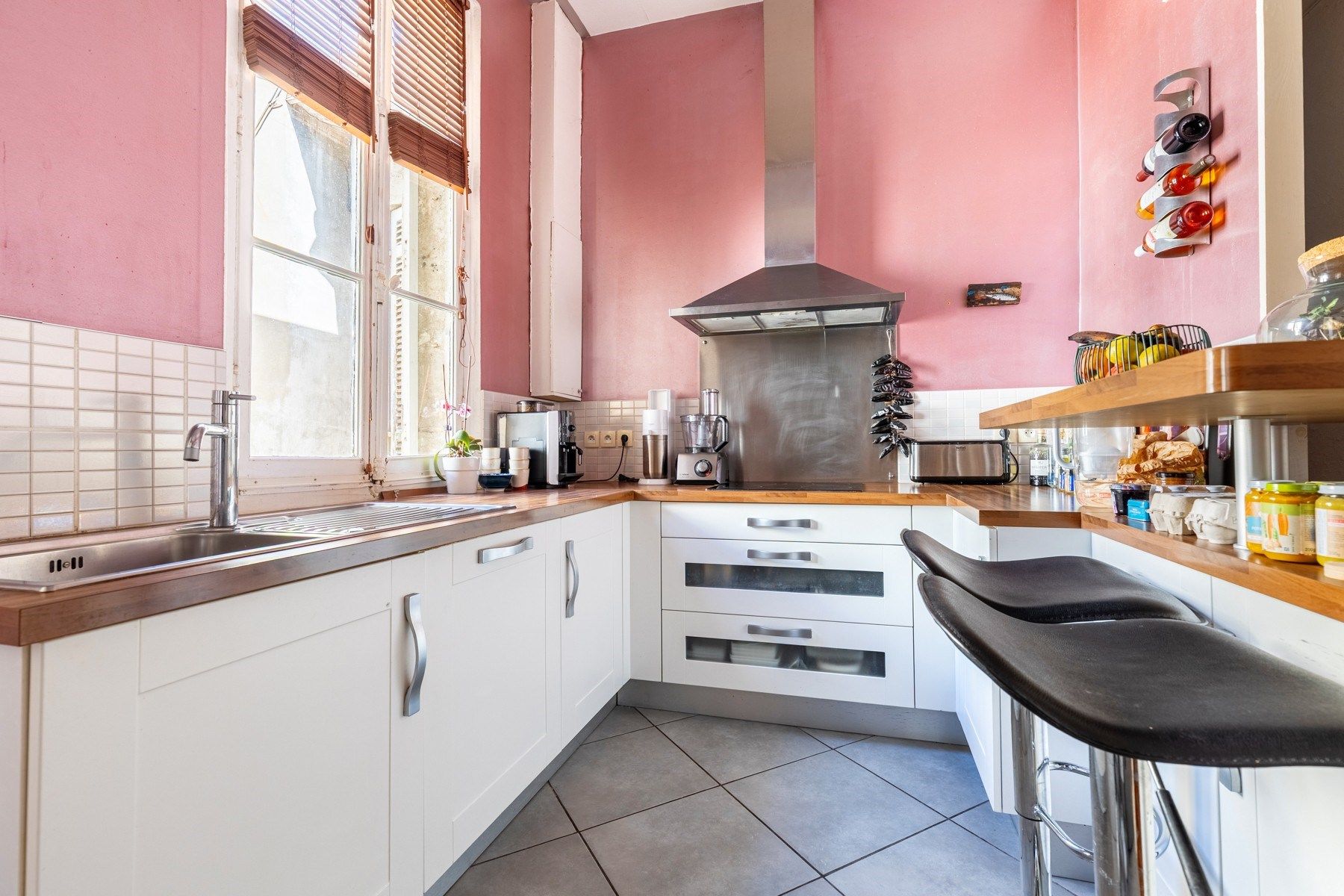 apartment 4 Rooms for sale on BORDEAUX (33000)