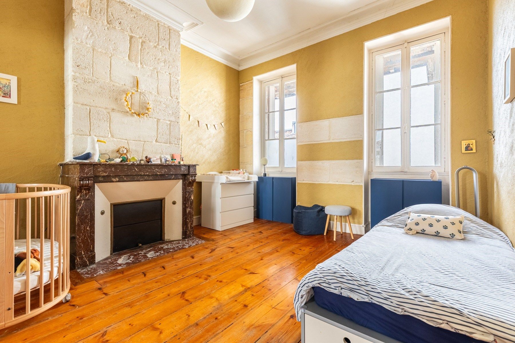 apartment 4 Rooms for sale on BORDEAUX (33000)