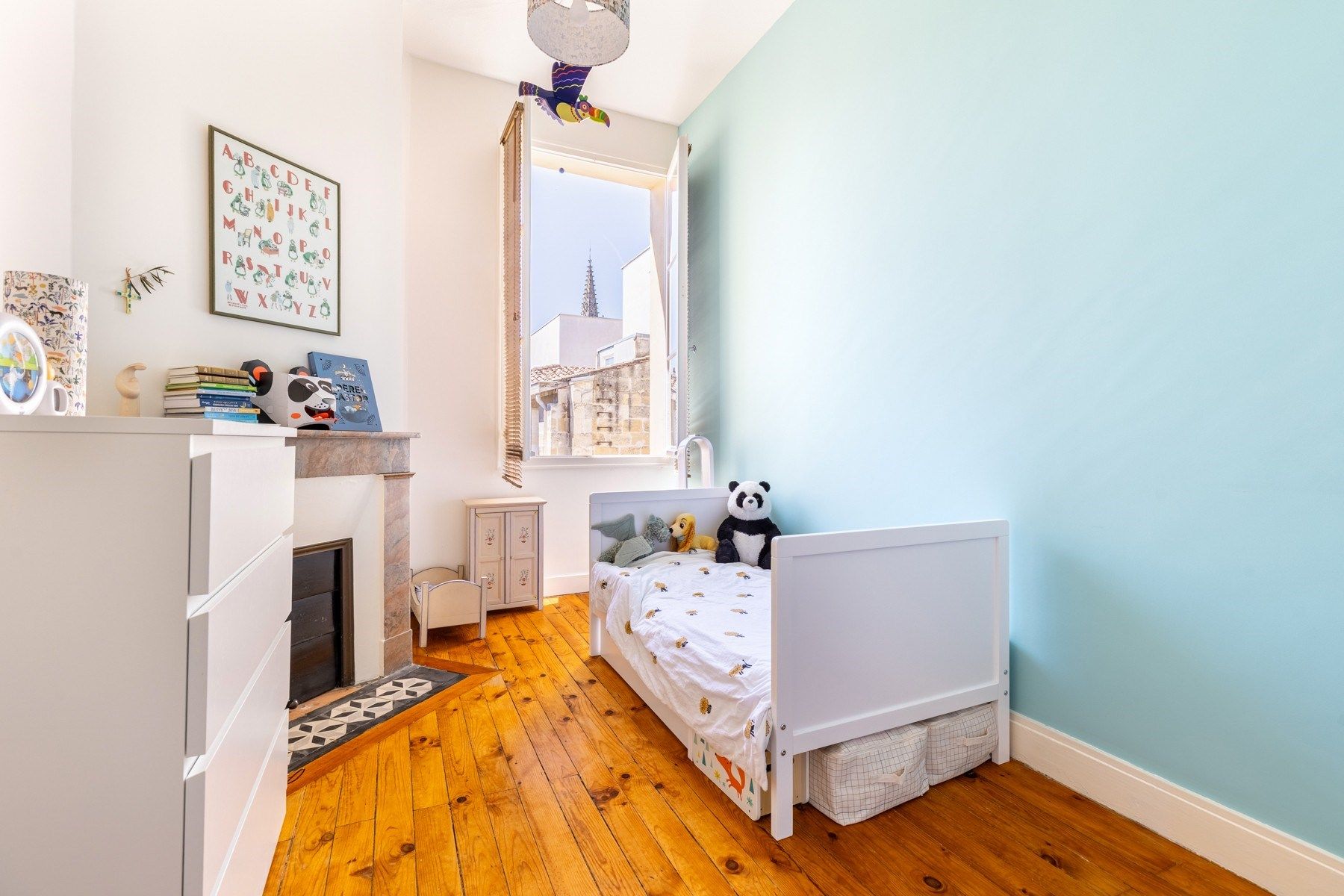 apartment 4 Rooms for sale on BORDEAUX (33000)