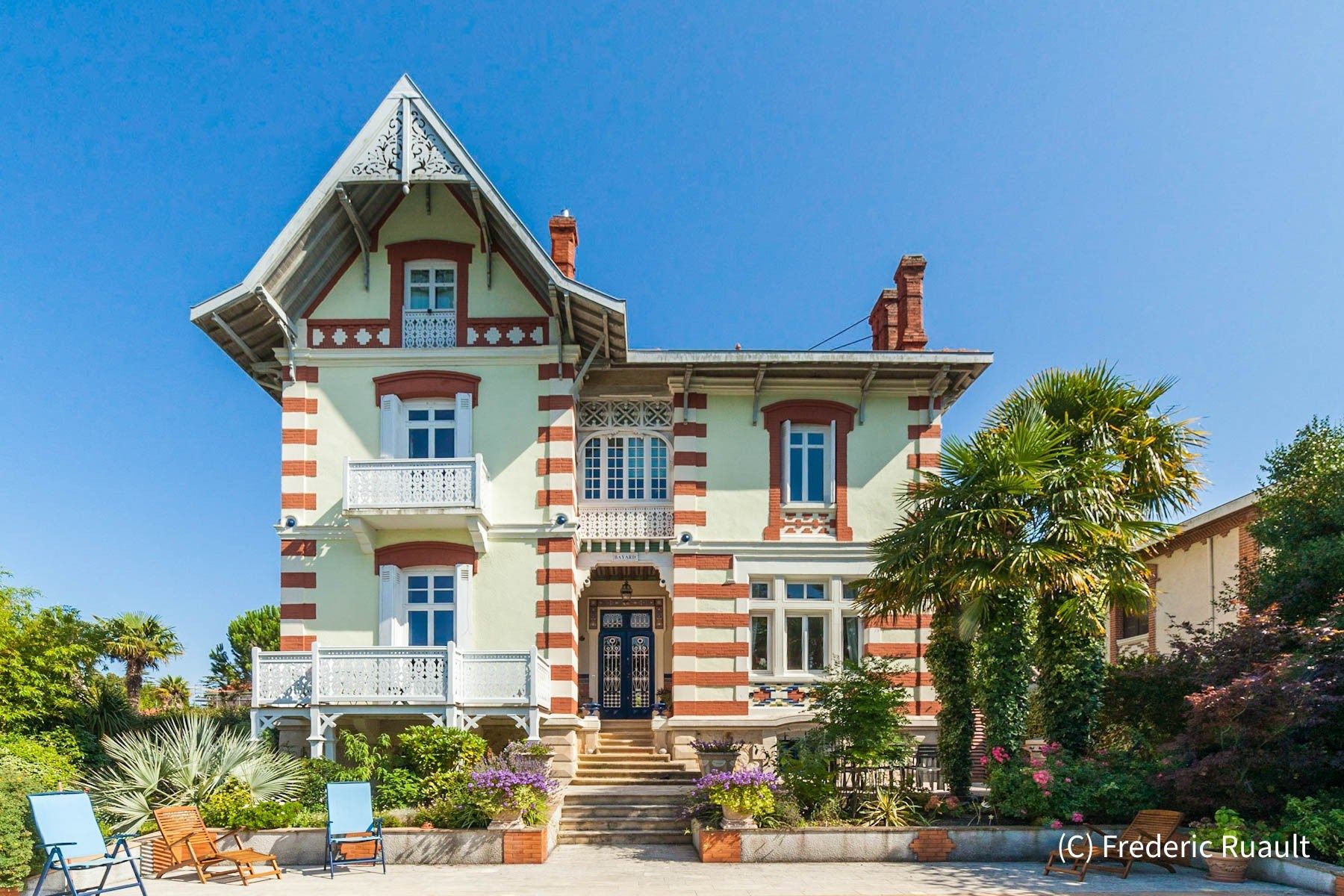 house 10 Rooms for sale on ARCACHON (33120)