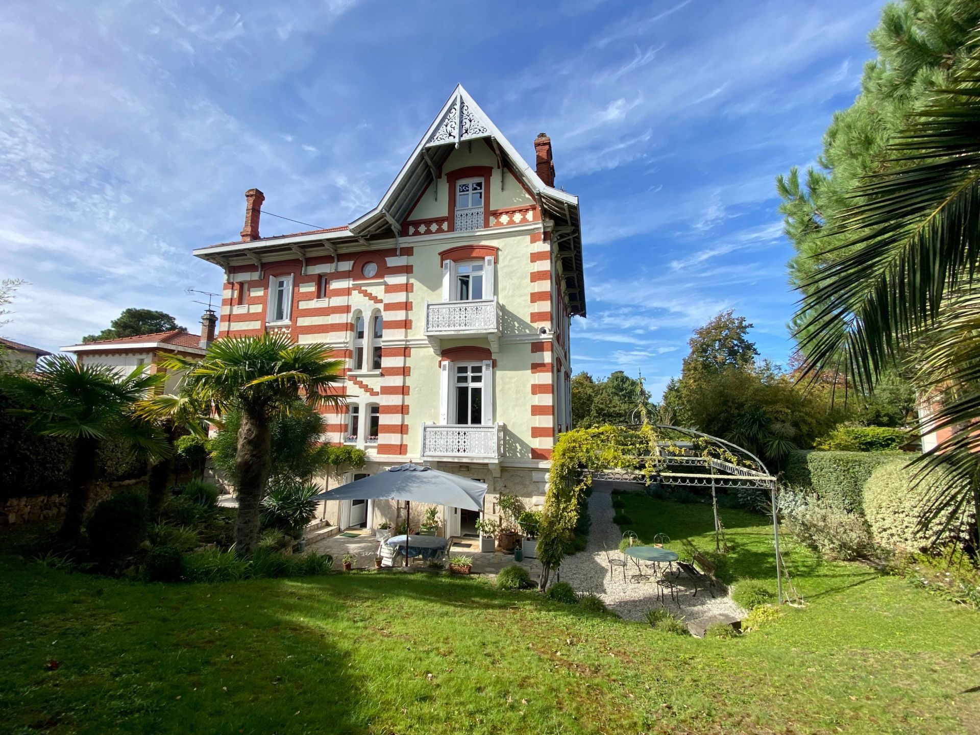 house 10 Rooms for sale on ARCACHON (33120)