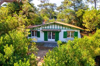 house 5 Rooms for sale on CAP FERRET (33970)