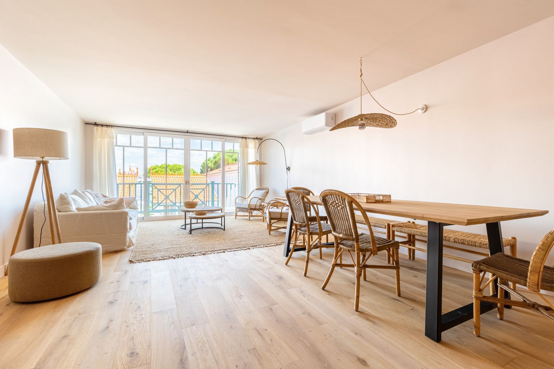 apartment 5 Rooms for sale on CAP FERRET (33970)