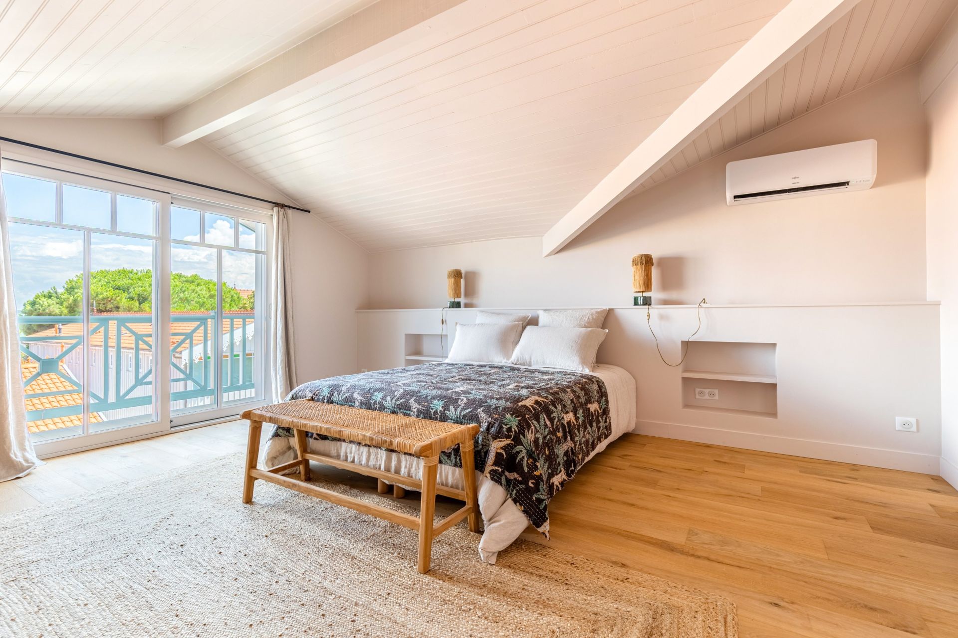 apartment 5 Rooms for sale on CAP FERRET (33970)