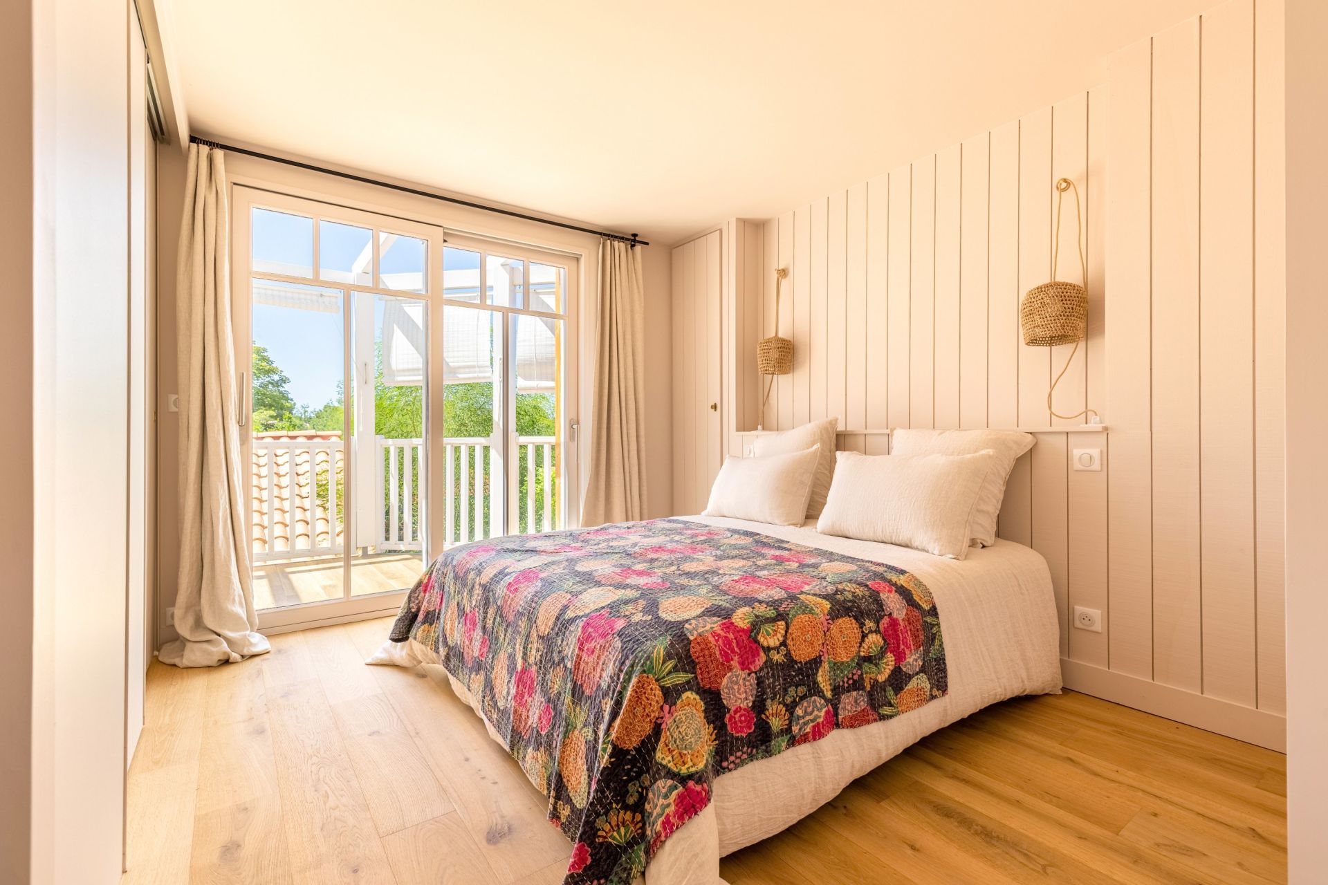 apartment 5 Rooms for sale on CAP FERRET (33970)