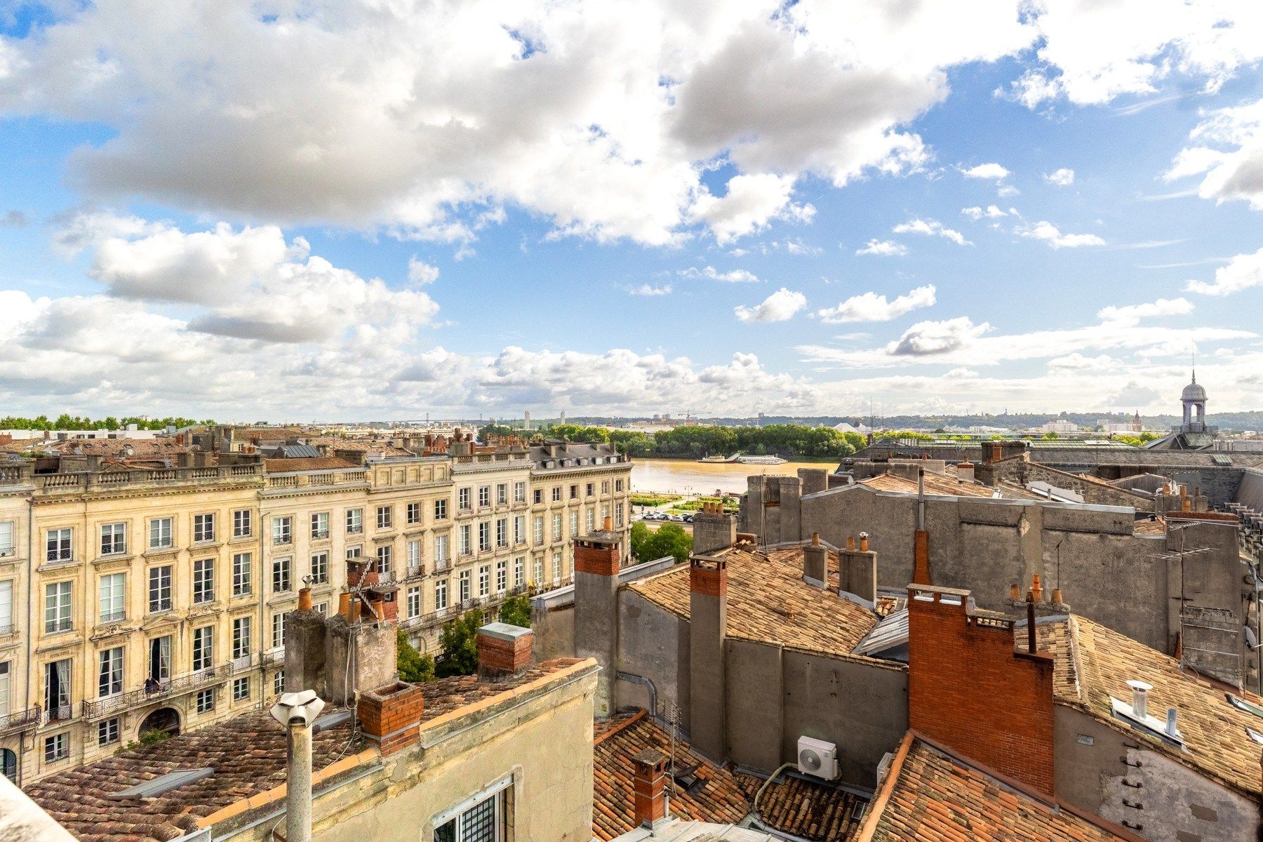 appartement 5 Pièces en vente sur BORDEAUX (33000)