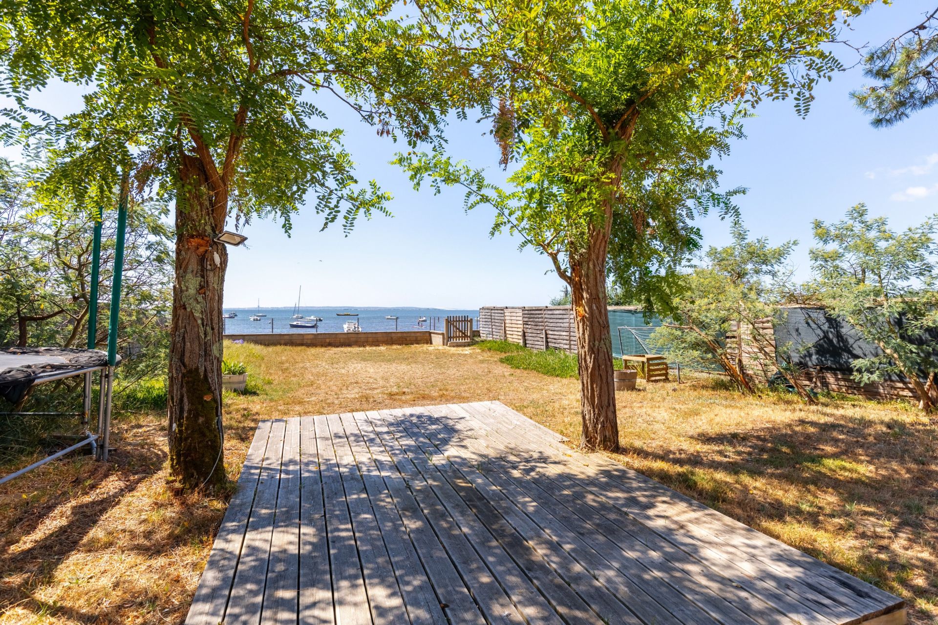 house 6 Rooms for sale on CAP FERRET (33970)