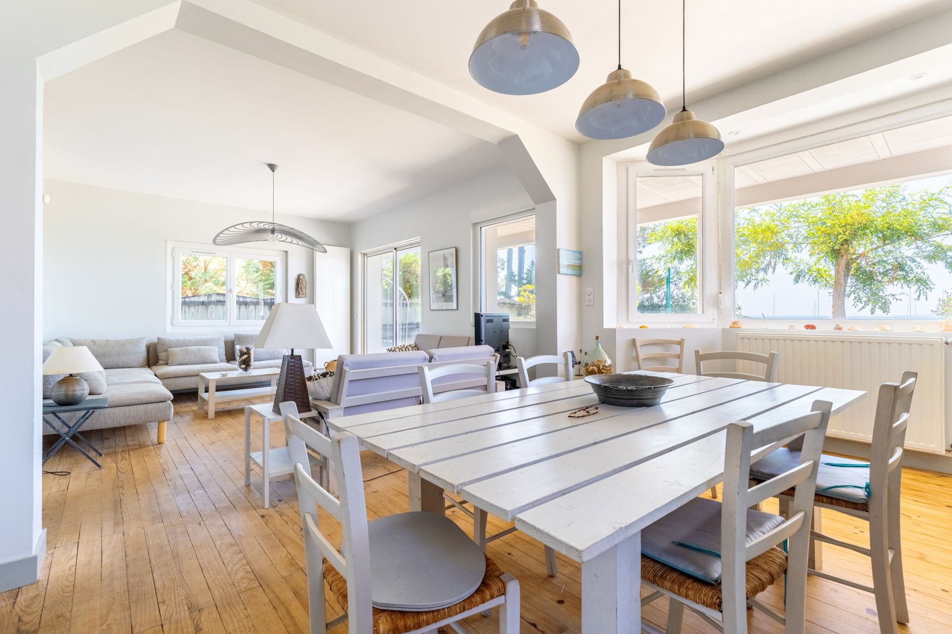 house 6 Rooms for sale on CAP FERRET (33970)