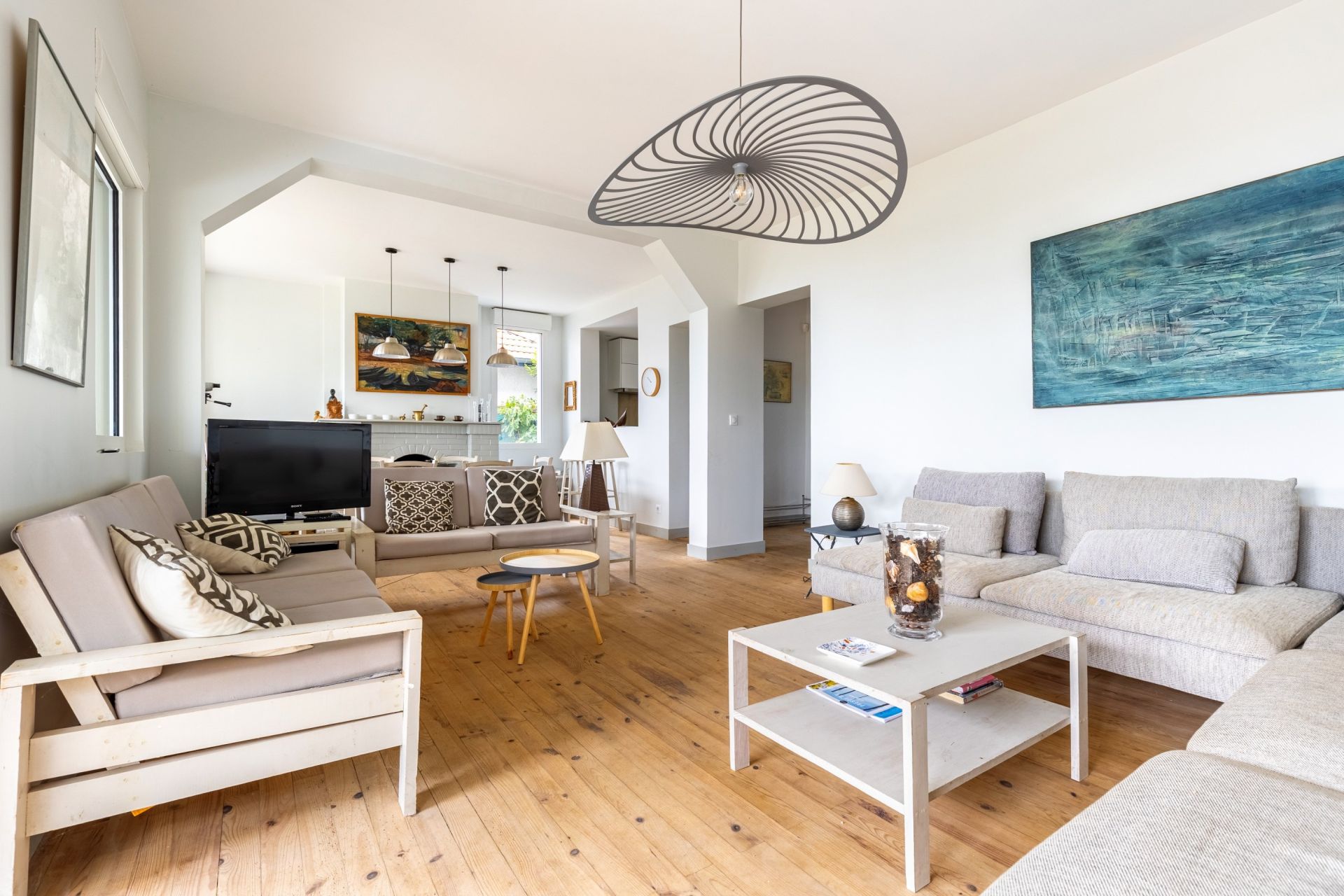 house 6 Rooms for sale on CAP FERRET (33970)