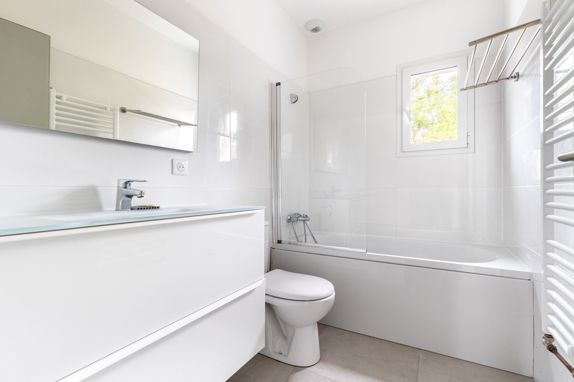 house 6 Rooms for sale on CAP FERRET (33970)