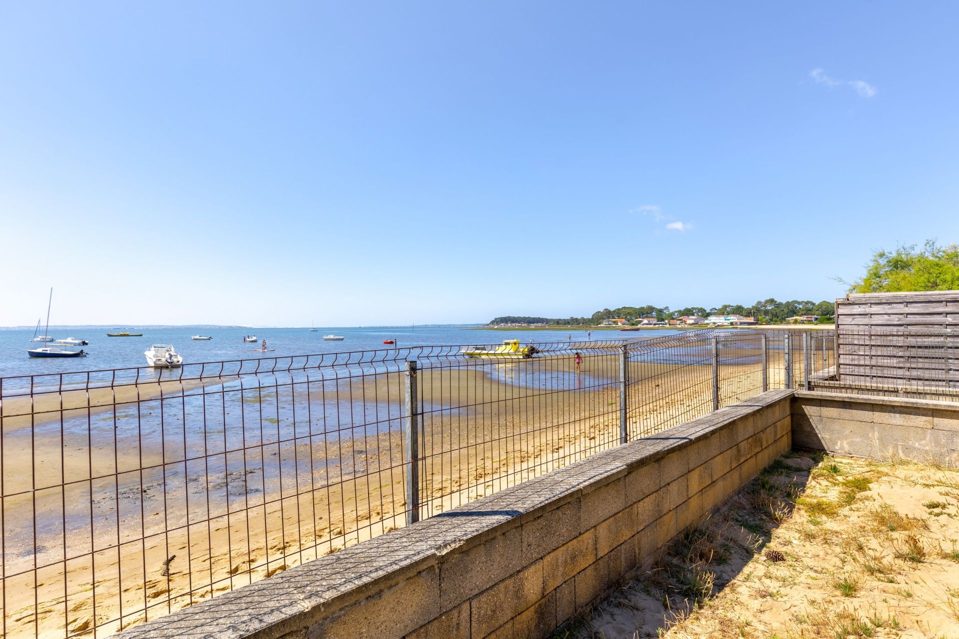 house 6 Rooms for sale on CAP FERRET (33970)