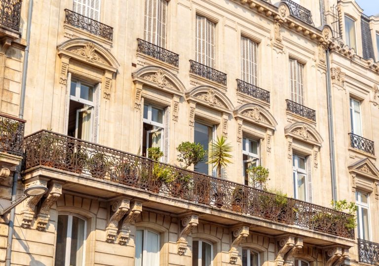 apartment 5 Rooms for sale on BORDEAUX (33000)