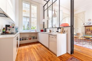 apartment 5 Rooms for sale on BORDEAUX (33000)