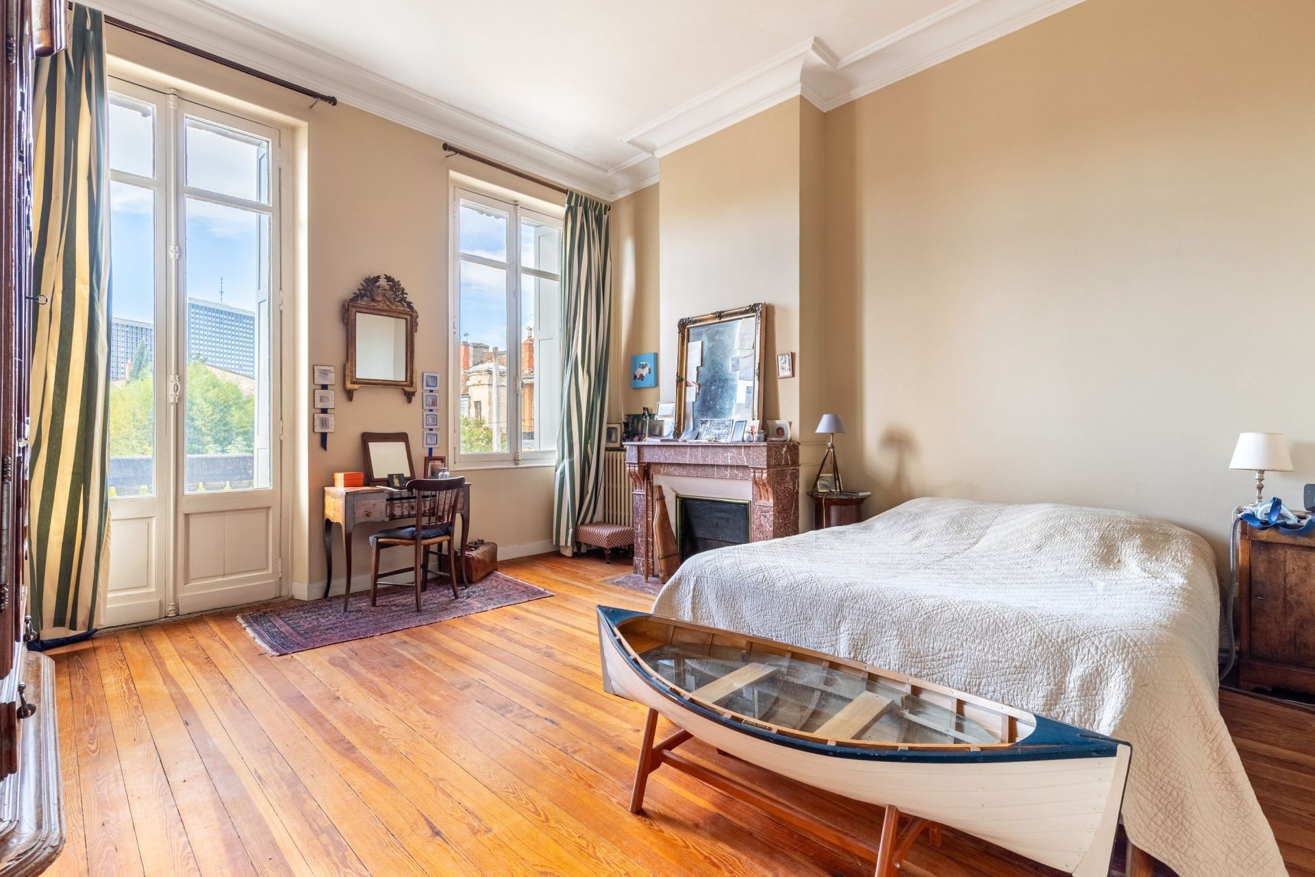 house 10 Rooms for sale on BORDEAUX (33000)