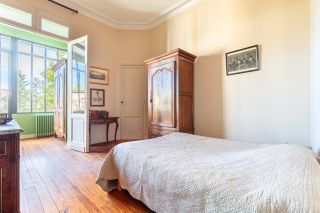 house 10 Rooms for sale on BORDEAUX (33000)