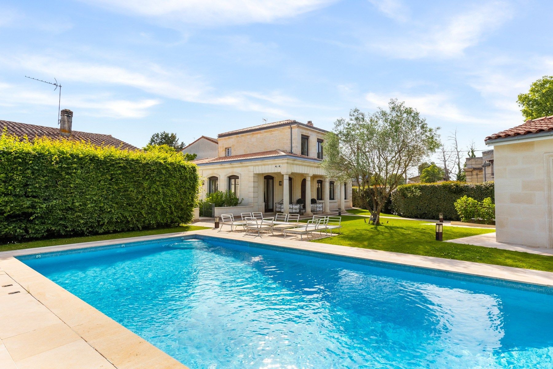 maison 8 Pièces en vente sur BORDEAUX (33000)
