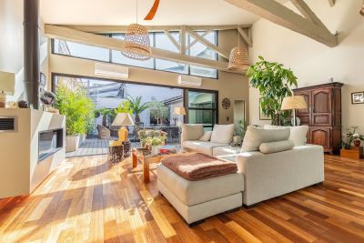 apartment 6 Rooms for sale on BORDEAUX (33000) Sale Apartment Bordeaux 6 Rooms 240 m²