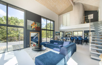 house 7 Rooms for sale on CAP FERRET (33970)