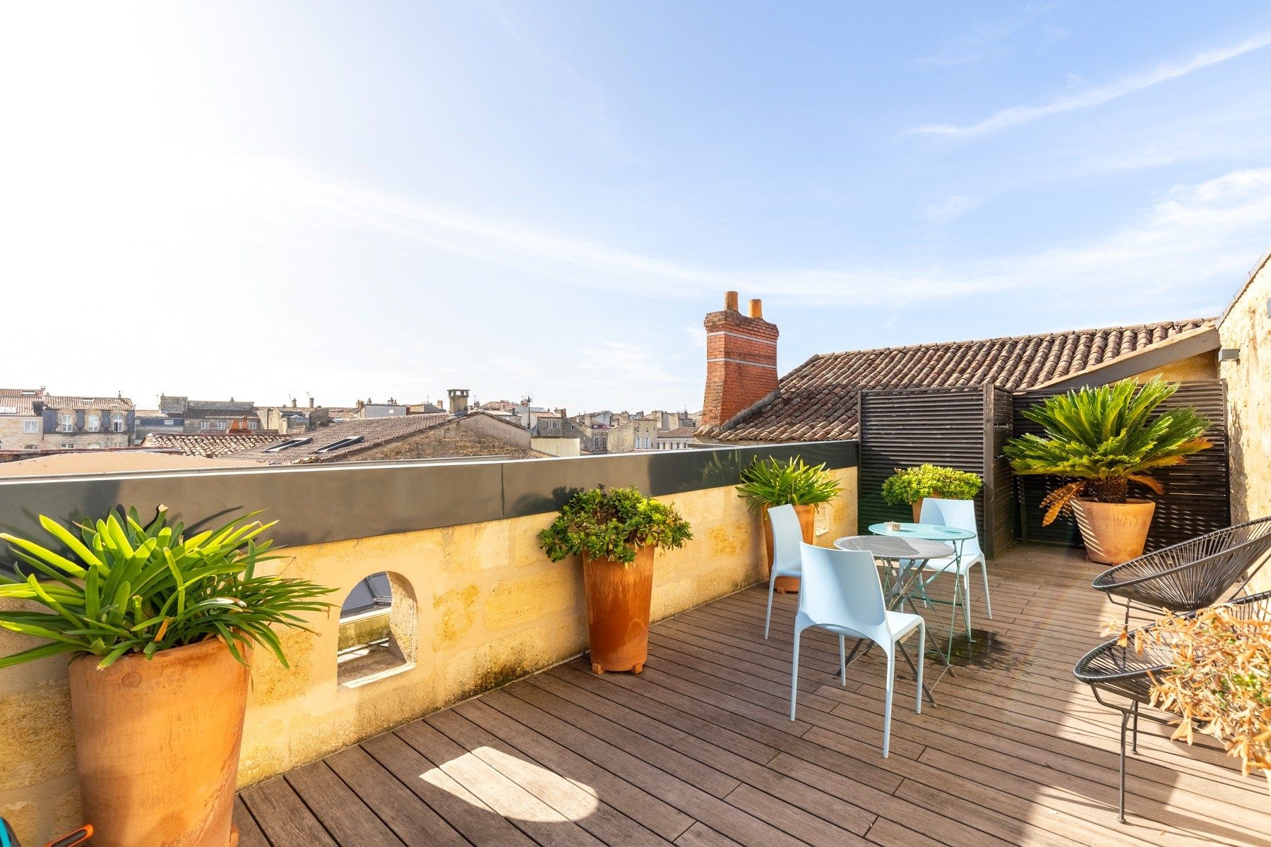 apartment 4 Rooms for sale on BORDEAUX (33000)