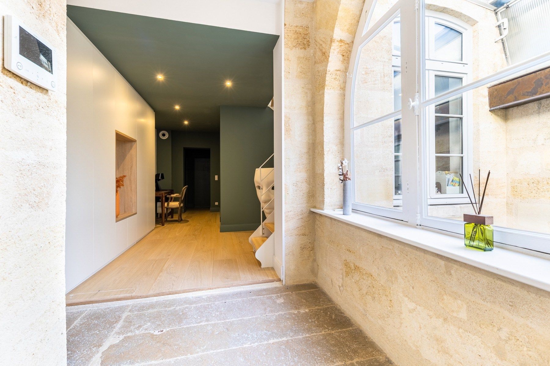 apartment 4 Rooms for sale on BORDEAUX (33000)
