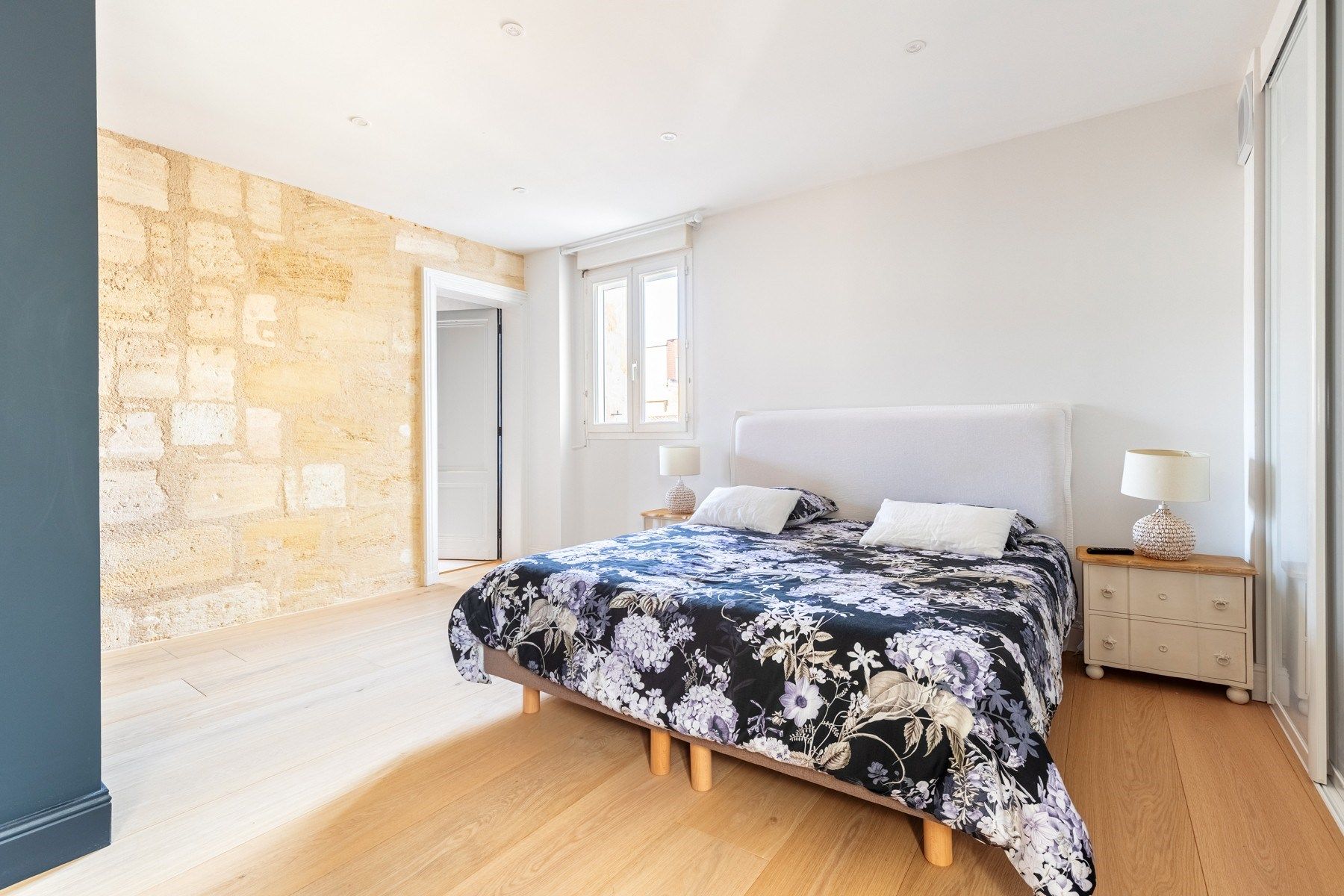 appartement 8 Pièces en vente sur BORDEAUX (33000)