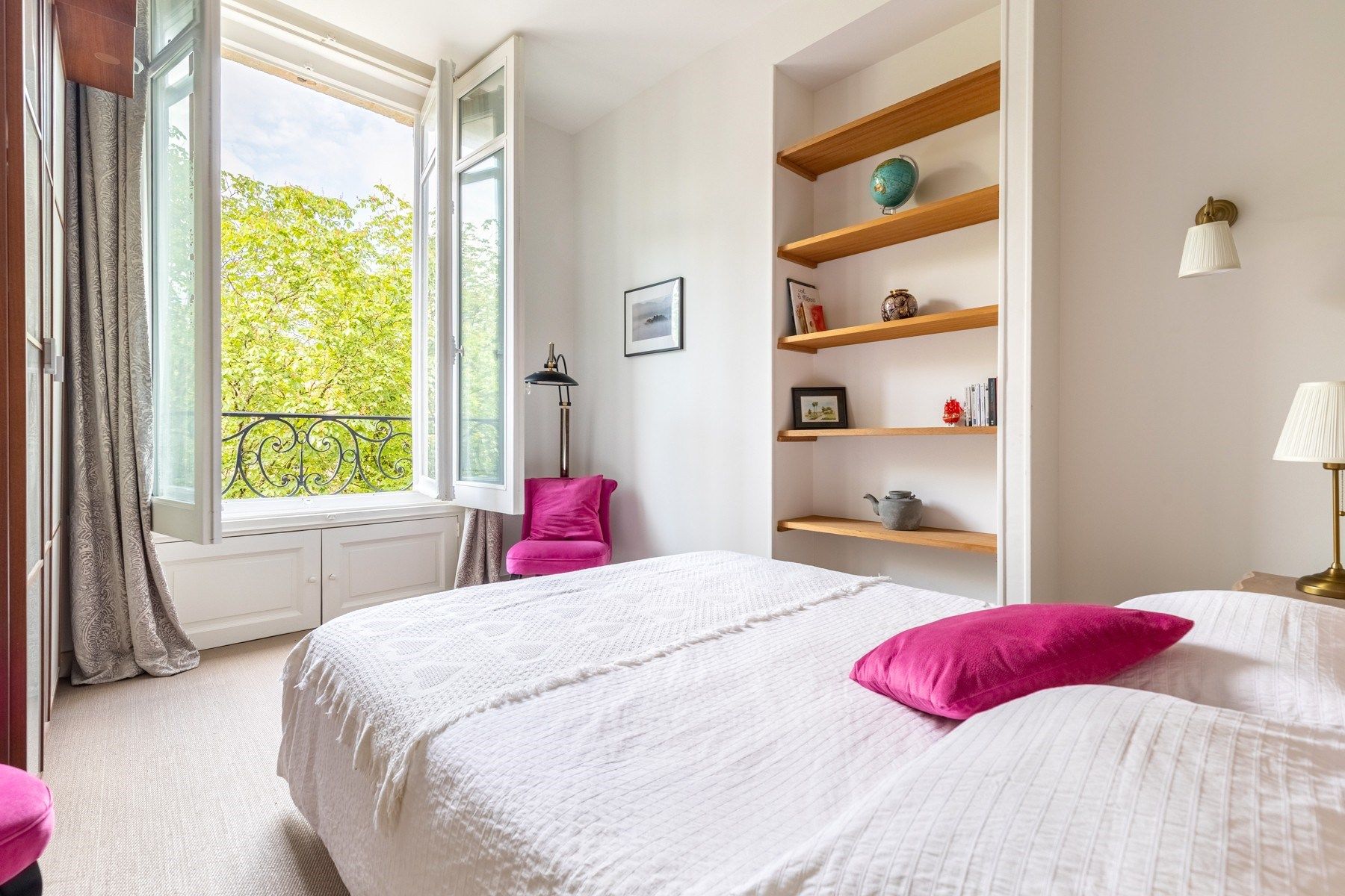 apartment 5 Rooms for sale on BORDEAUX (33000)