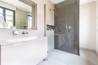 house 5 Rooms for sale on BORDEAUX (33000)