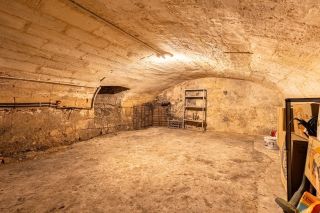 house 5 Rooms for sale on BORDEAUX (33000)