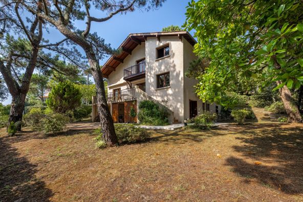 Vente Maison Arcachon 8 Pièces 236 m²