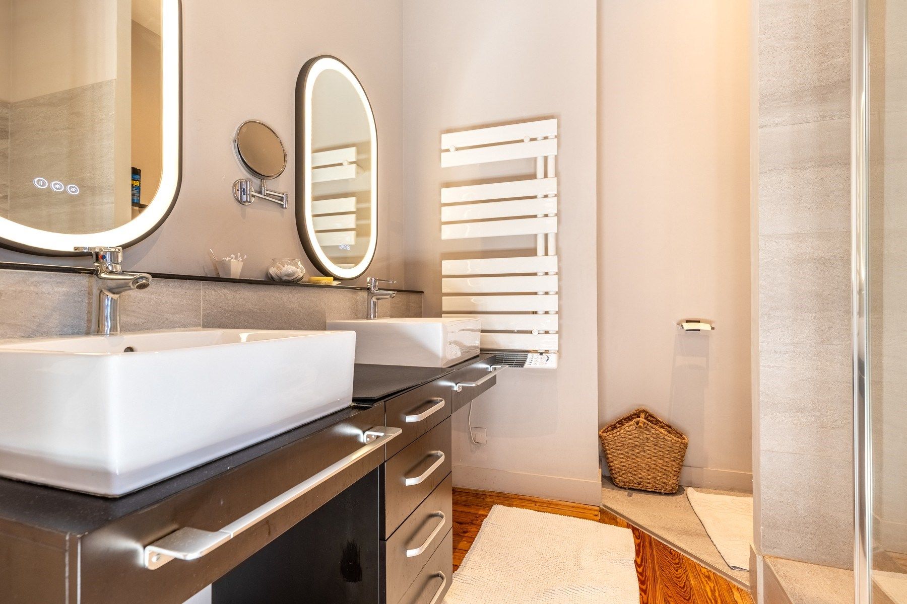 house 6 Rooms for sale on BORDEAUX (33000)