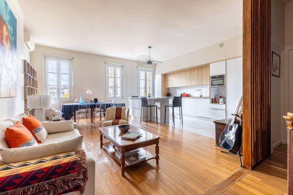 Sale Apartment Bordeaux 4 Rooms 115 m²