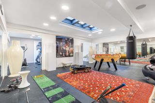 house 9 Rooms for sale on BORDEAUX (33000)