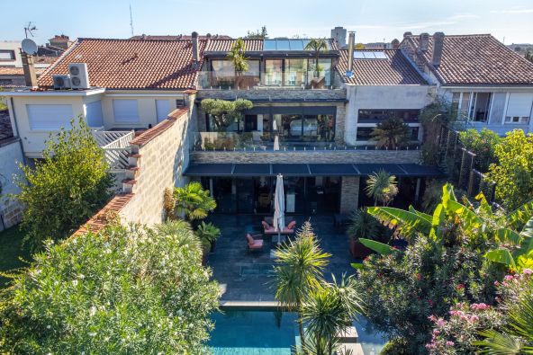 Sale House Bordeaux 9 Rooms 450 m²