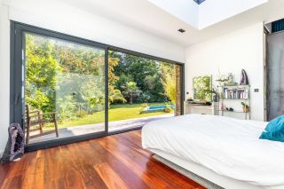 house 8 Rooms for sale on BORDEAUX (33000)