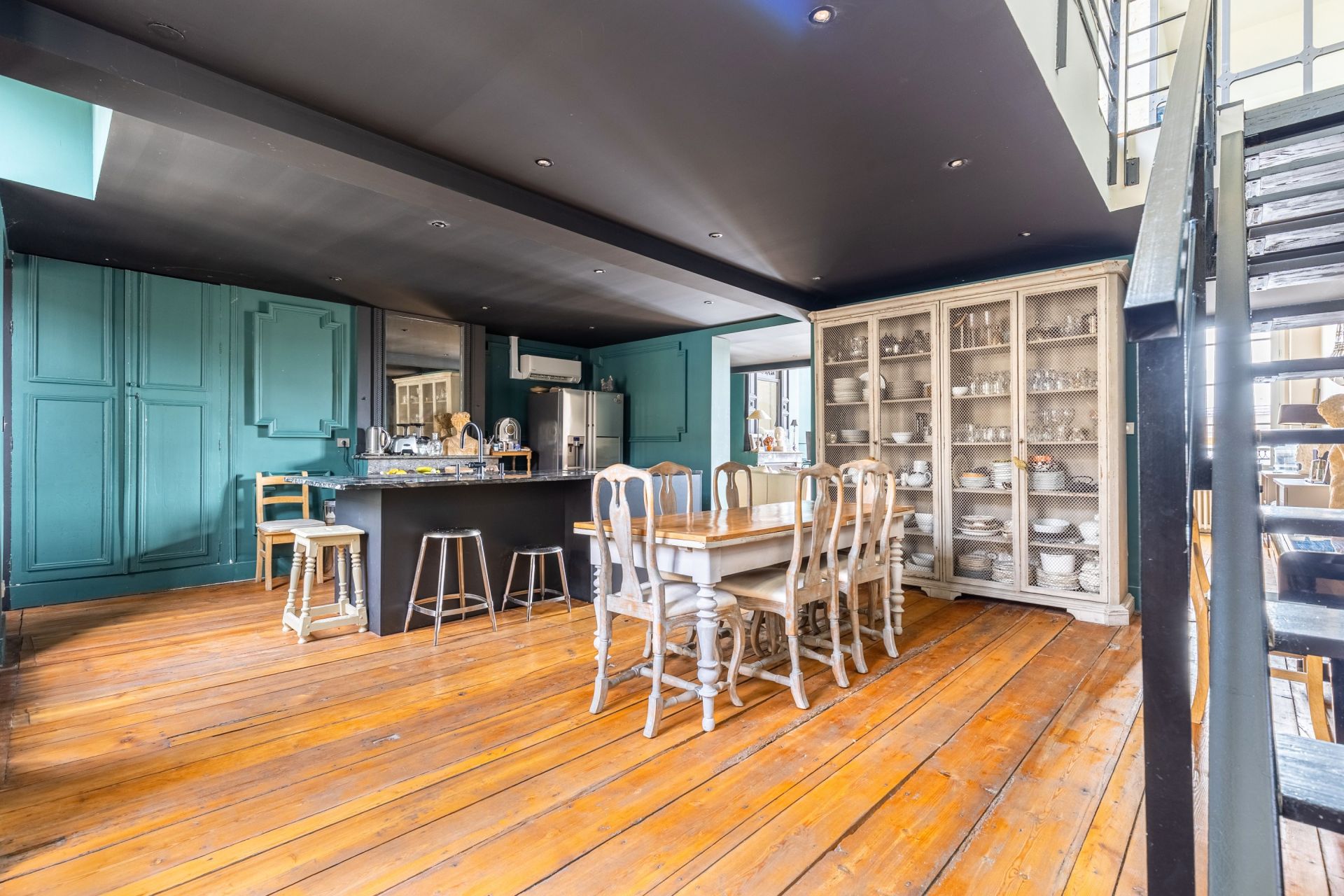 apartment 6 Rooms for sale on BORDEAUX (33000)