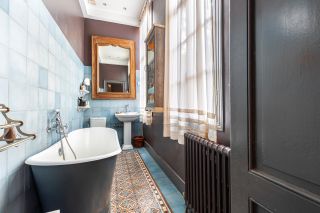 apartment 6 Rooms for sale on BORDEAUX (33000)