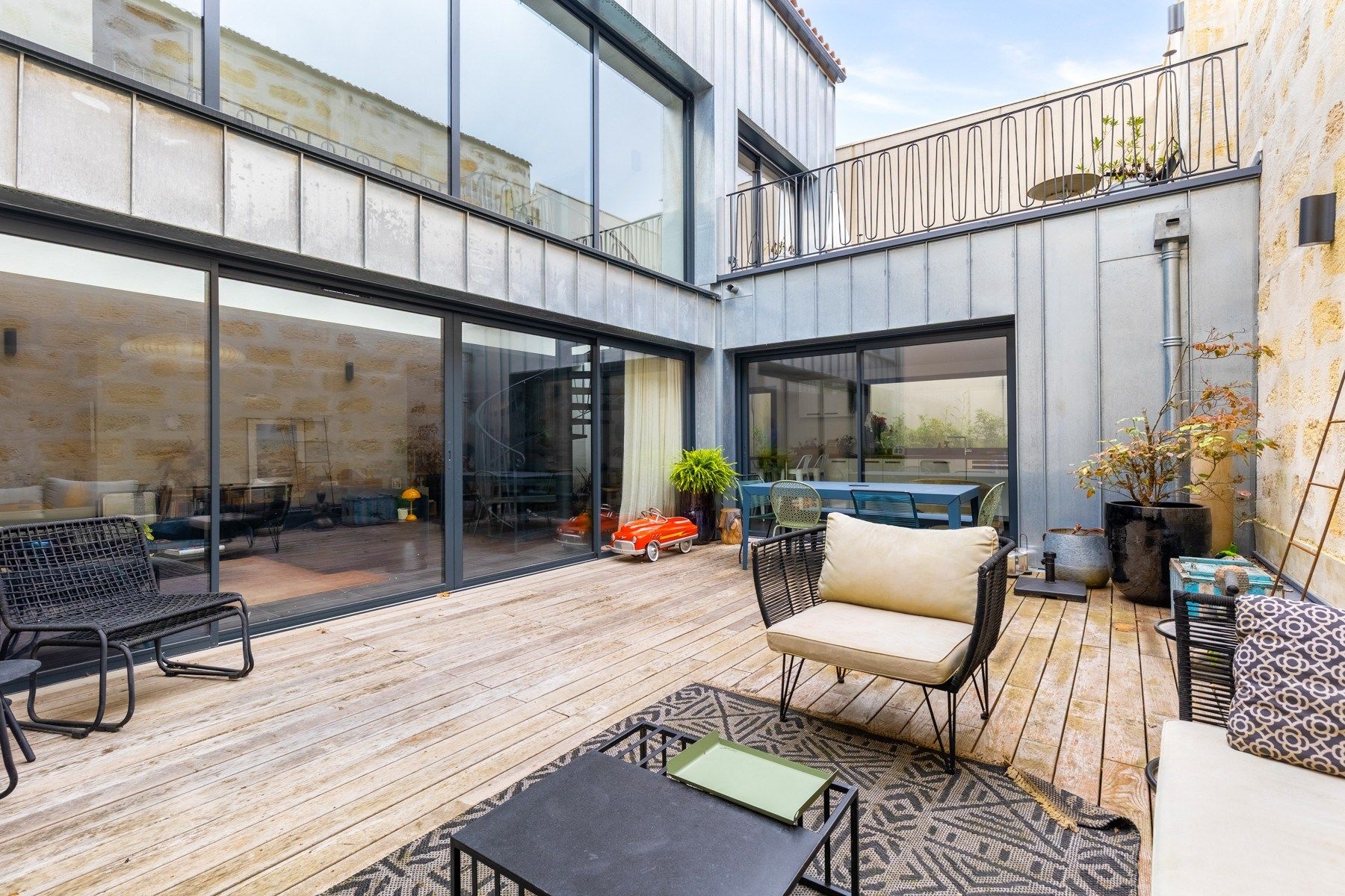apartment 4 Rooms for sale on BORDEAUX (33000)