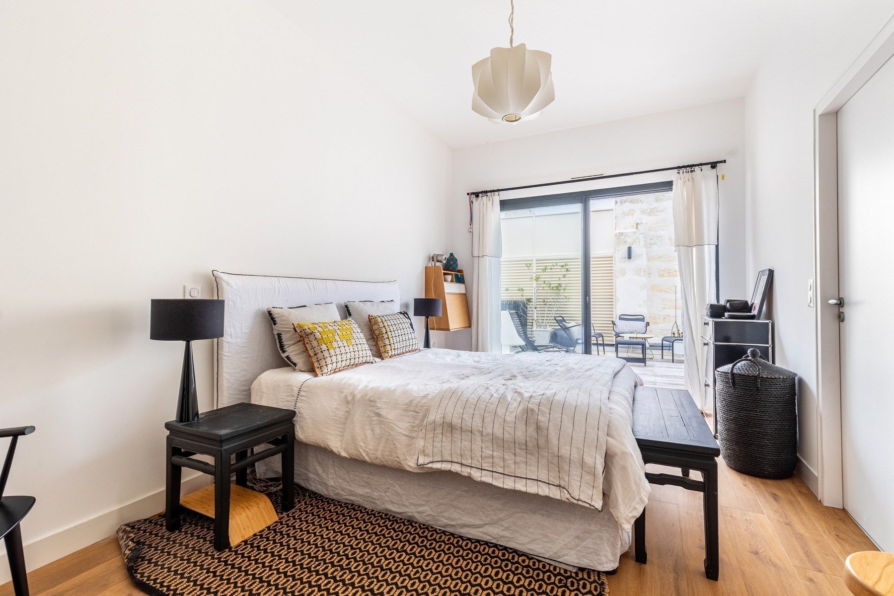 apartment 4 Rooms for sale on BORDEAUX (33000)