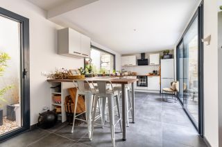 apartment 4 Rooms for sale on BORDEAUX (33000)