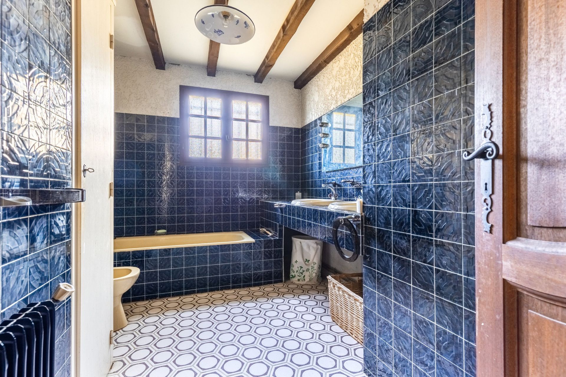 house 7 Rooms for sale on CAP FERRET (33970)