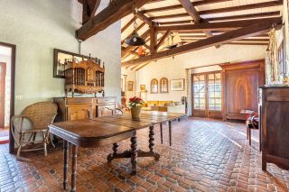 house 7 Rooms for sale on CAP FERRET (33970)